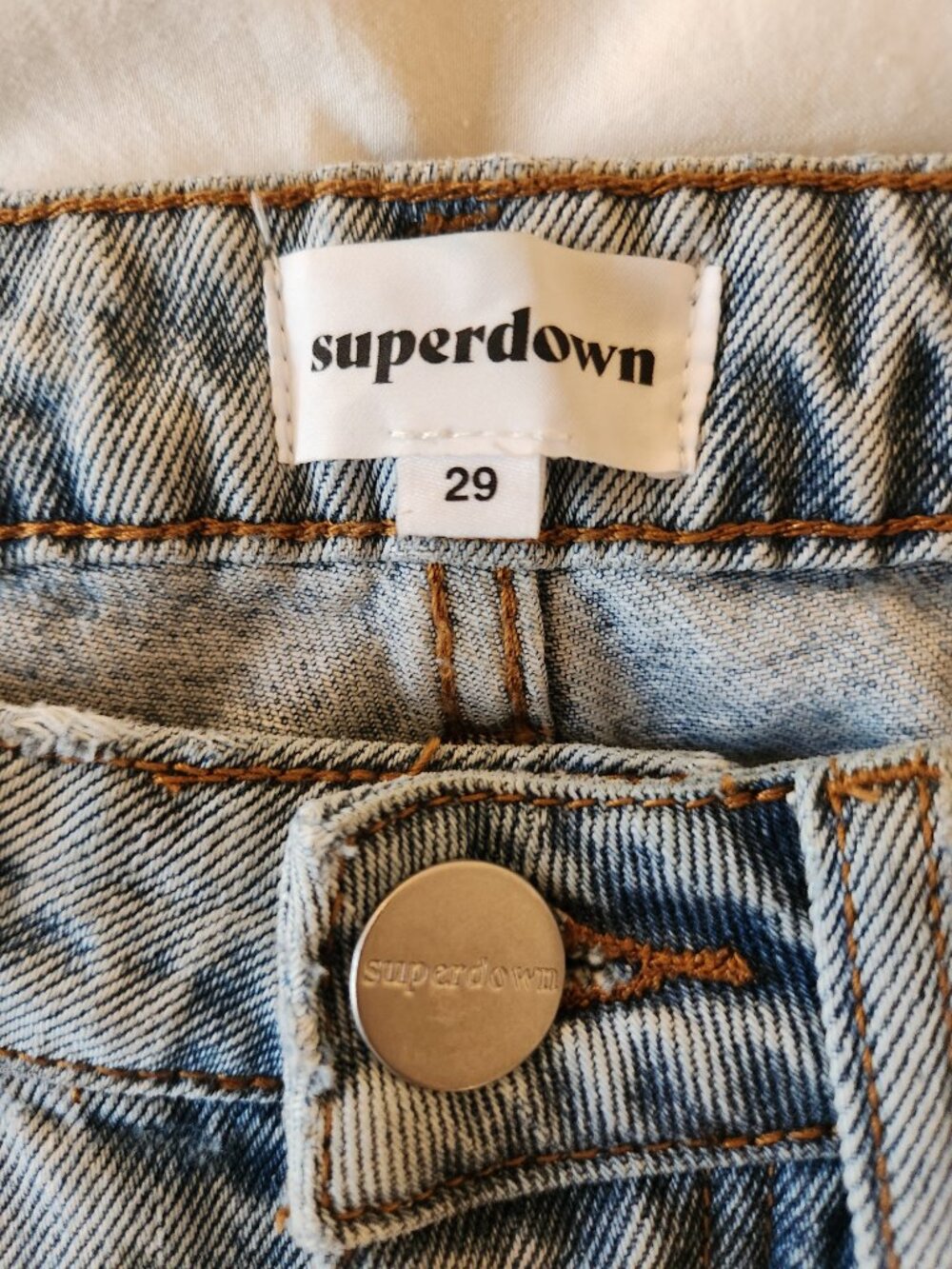 Superdown Marilyn Cropped Jean 29 - Picture 8 of 9